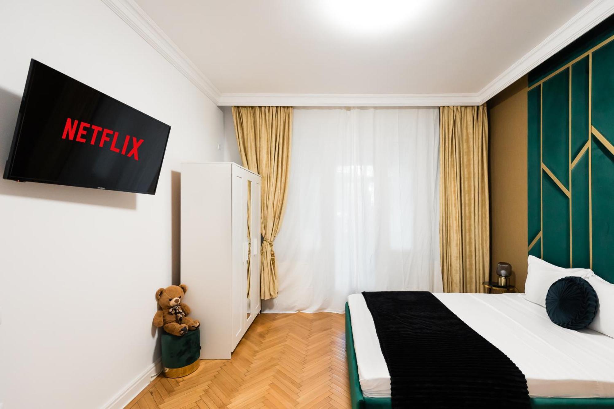 Central Studios In Piata Romana Бухарест Экстерьер фото